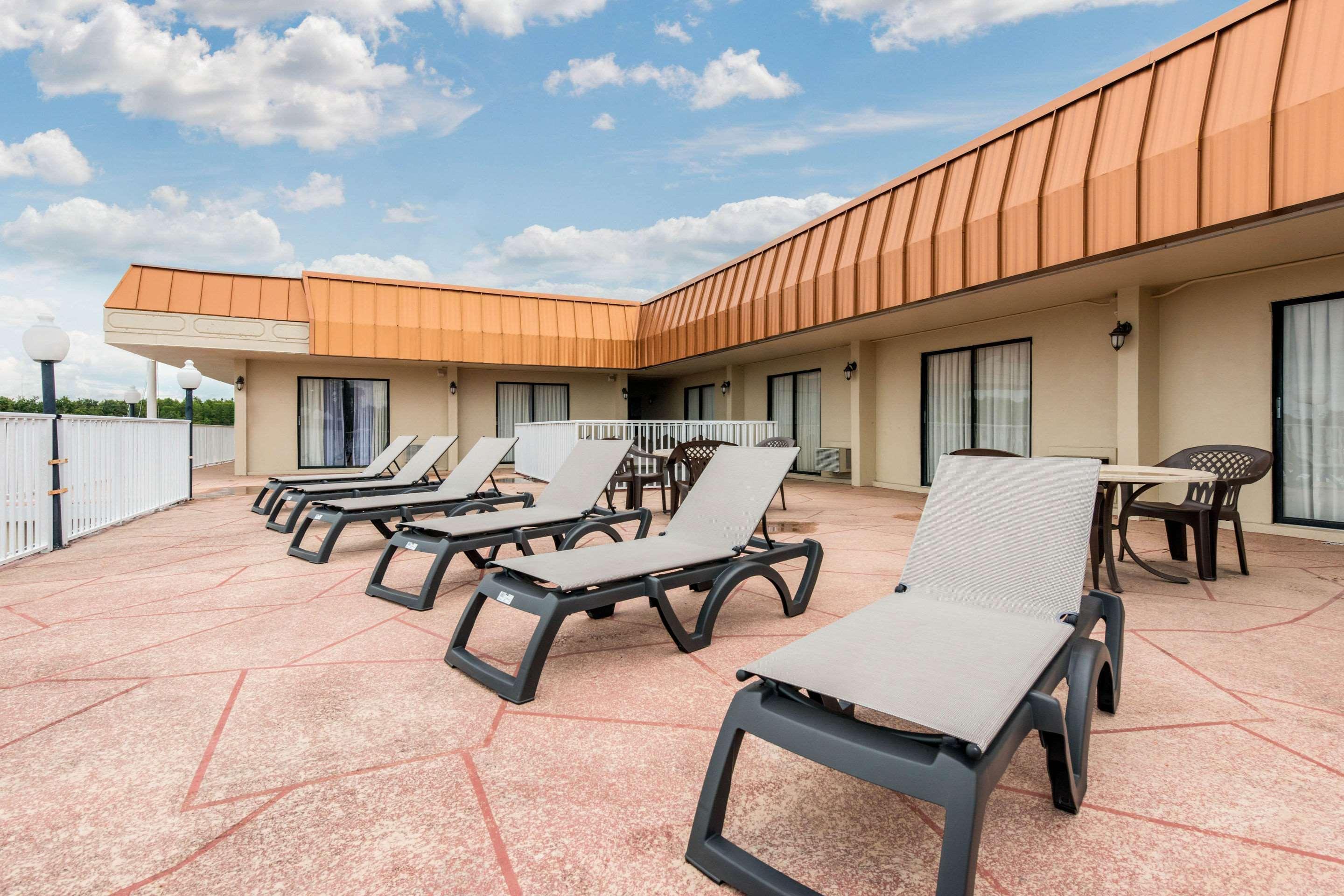 Quality Inn & Suites Tarpon Springs South Zewnętrze zdjęcie